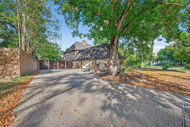 3010 Cedar Woods Place, Houston, TX 77068