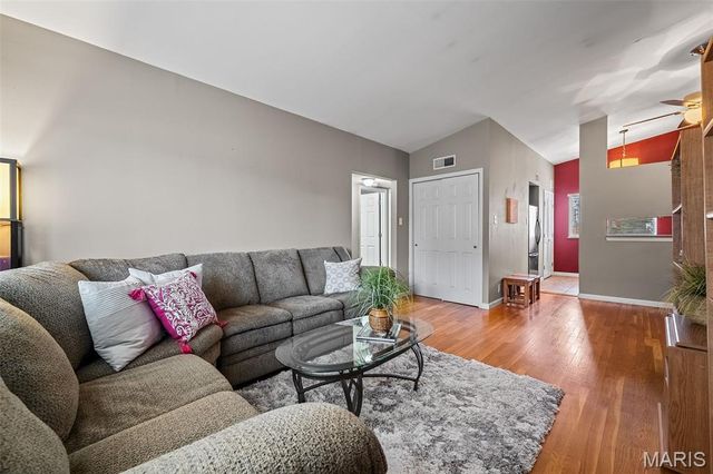 125 E Washington Avenue 2N, Kirkwood, MO 63122