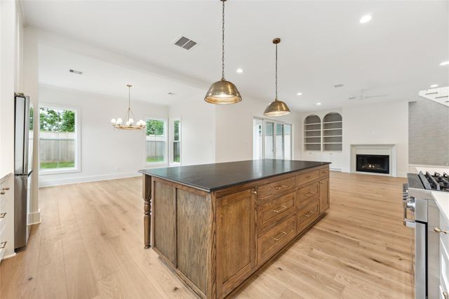 1335 Gardenia Drive, Houston, TX 77018