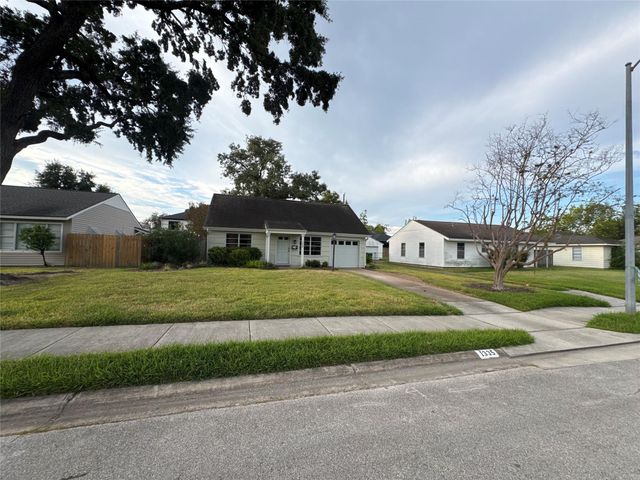 1335 Gardenia Drive, Houston, TX 77018