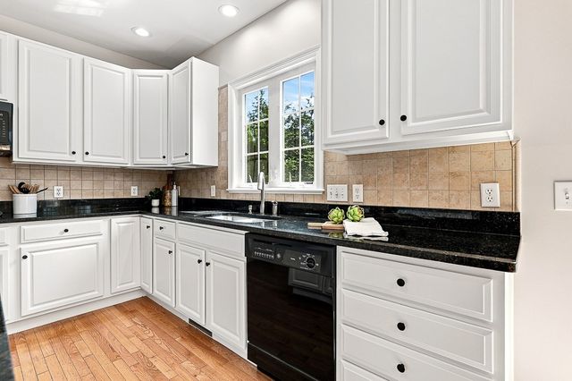 37 Aspen Avenue, Grafton, MA 01560