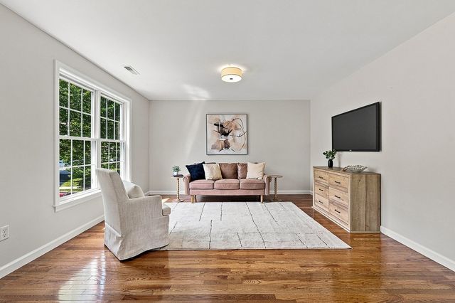 37 Aspen Avenue, Grafton, MA 01560
