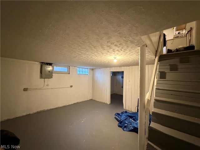 1437 E 252nd Street, Euclid, OH 44117