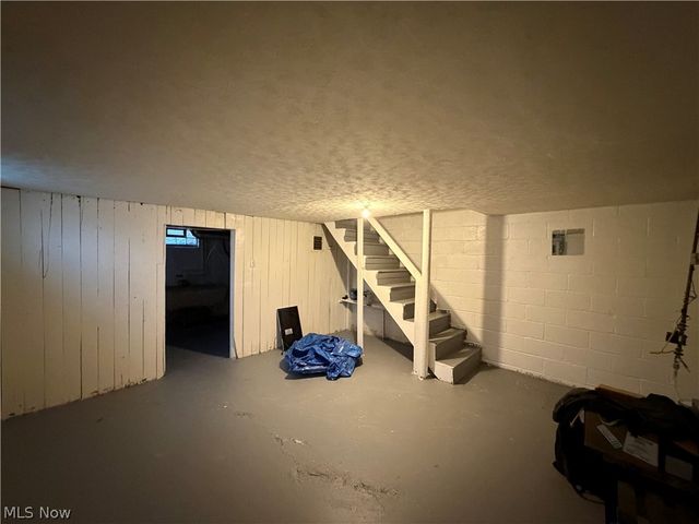 1437 E 252nd Street, Euclid, OH 44117