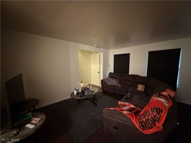 1437 E 252nd Street, Euclid, OH 44117