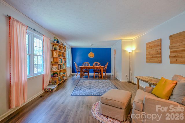 195 Long John Drive, Hendersonville, NC 28791