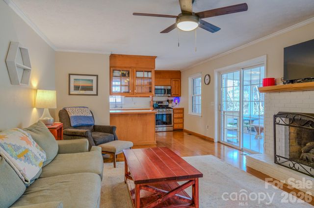 195 Long John Drive, Hendersonville, NC 28791