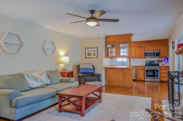 195 Long John Drive, Hendersonville, NC 28791