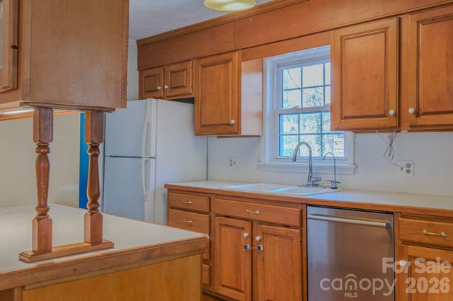 195 Long John Drive, Hendersonville, NC 28791