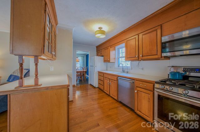 195 Long John Drive, Hendersonville, NC 28791