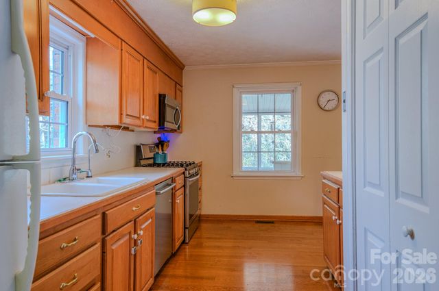 195 Long John Drive, Hendersonville, NC 28791