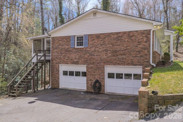 195 Long John Drive, Hendersonville, NC 28791