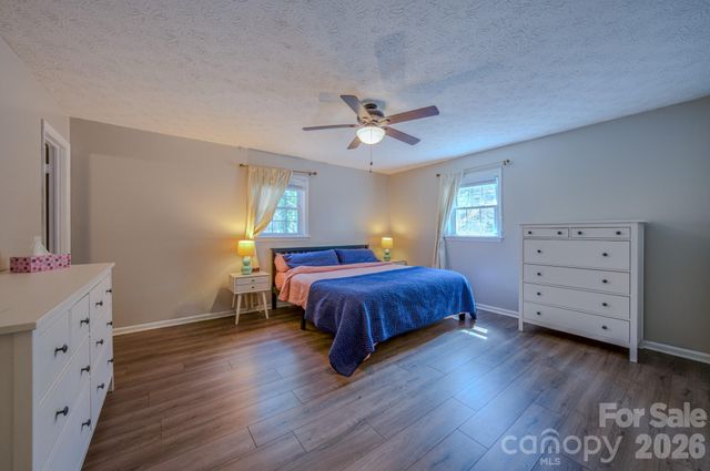 195 Long John Drive, Hendersonville, NC 28791