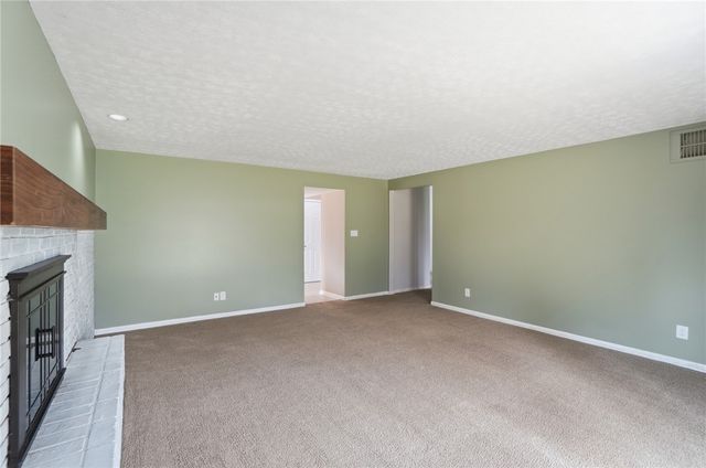 1007 Hyde Park Drive, Centerville, OH 45429