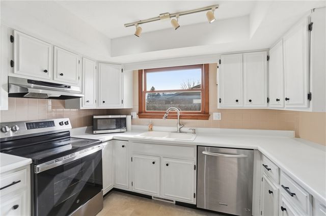 1007 Hyde Park Drive, Centerville, OH 45429