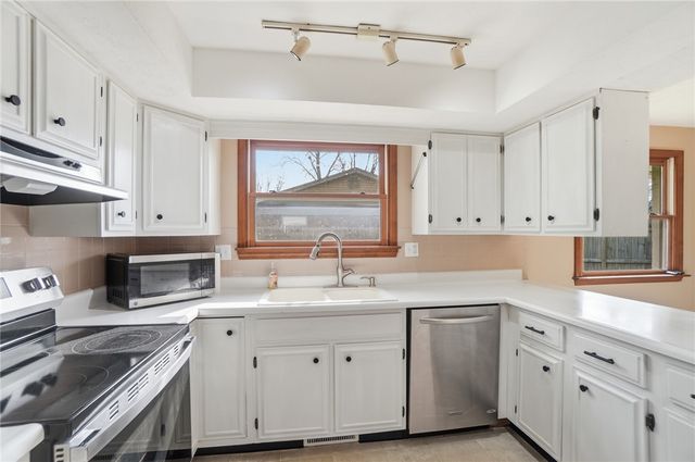 1007 Hyde Park Drive, Centerville, OH 45429