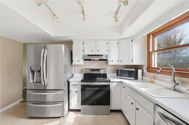 1007 Hyde Park Drive, Centerville, OH 45429