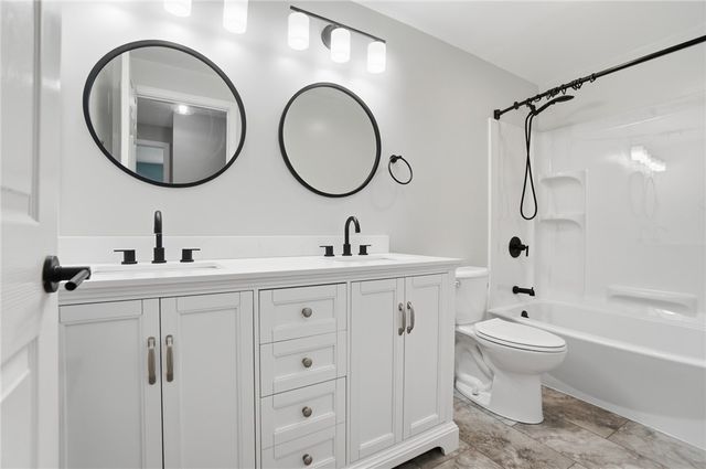 1007 Hyde Park Drive, Centerville, OH 45429