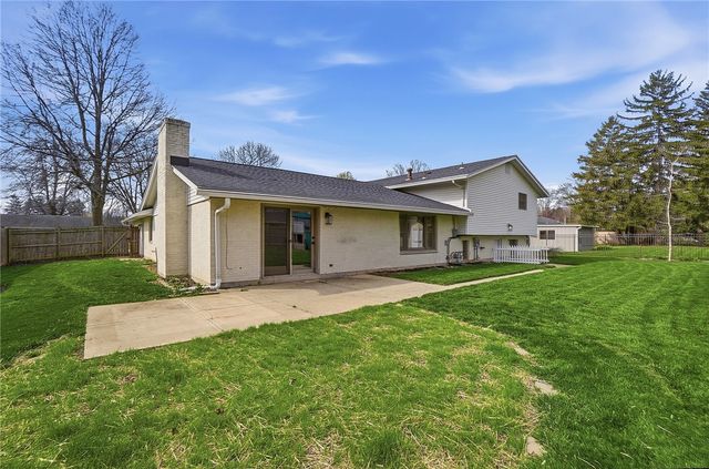 1007 Hyde Park Drive, Centerville, OH 45429