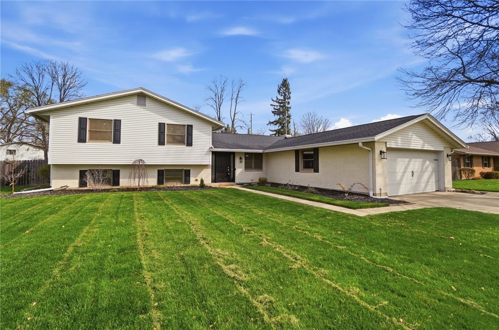 1007 Hyde Park Drive, Centerville, OH 45429