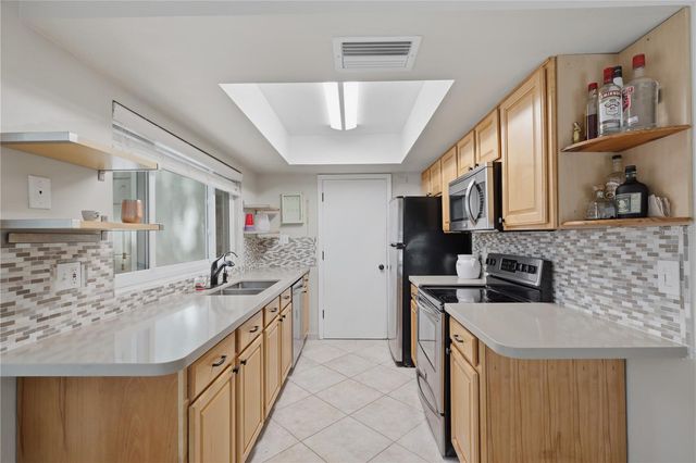 6214 DEWDROP WAY, Temple Terrace, FL 33617