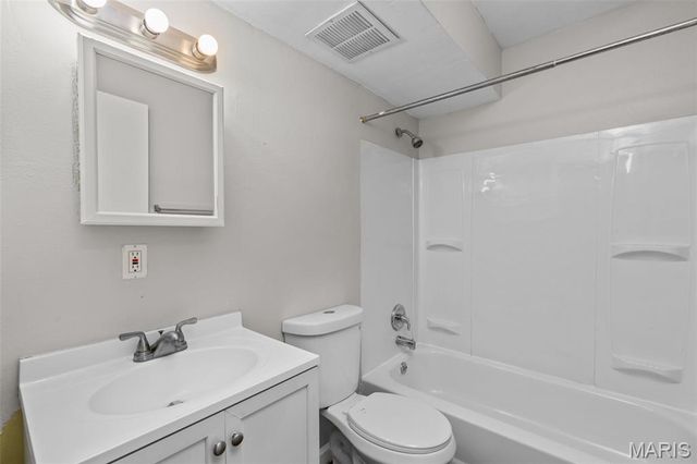 2140 Hampton Avenue, St Louis, MO 63139