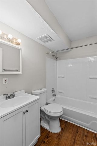 2140 Hampton Avenue, St Louis, MO 63139