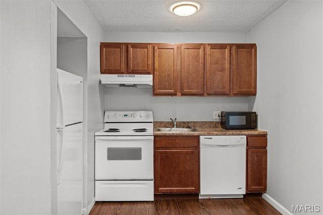 2140 Hampton Avenue, St Louis, MO 63139