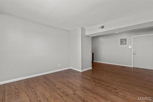 2140 Hampton Avenue, St Louis, MO 63139