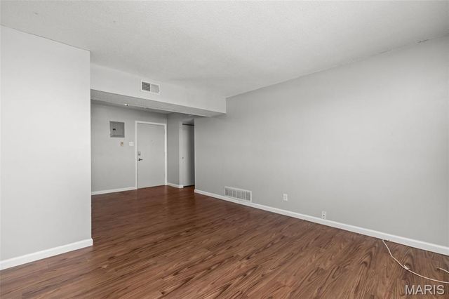 2140 Hampton Avenue, St Louis, MO 63139