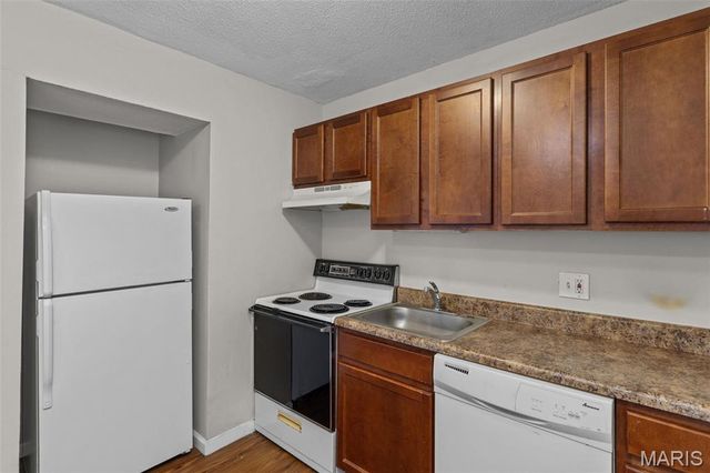 2140 Hampton Avenue, St Louis, MO 63139