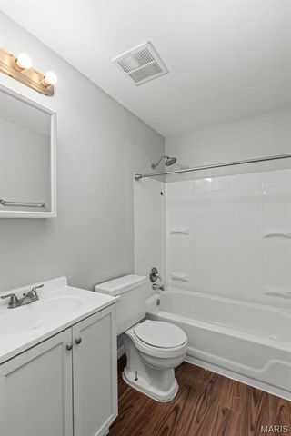 2140 Hampton Avenue, St Louis, MO 63139