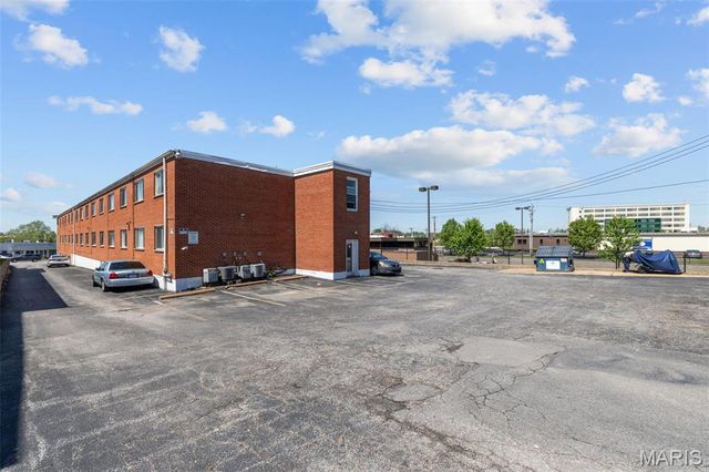 2140 Hampton Avenue, St Louis, MO 63139