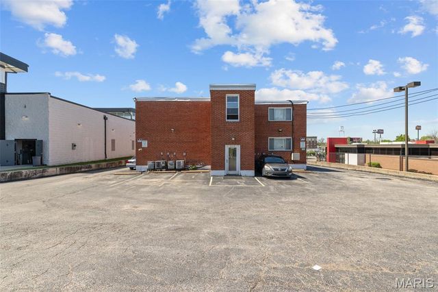 2140 Hampton Avenue, St Louis, MO 63139