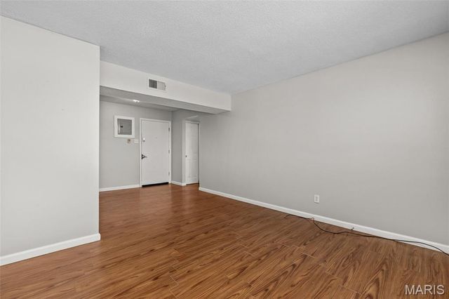 2140 Hampton Avenue, St Louis, MO 63139