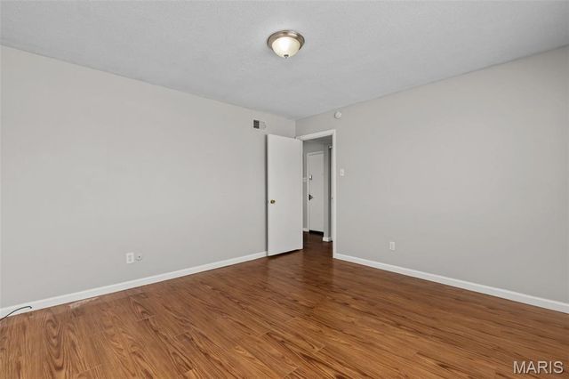 2140 Hampton Avenue, St Louis, MO 63139