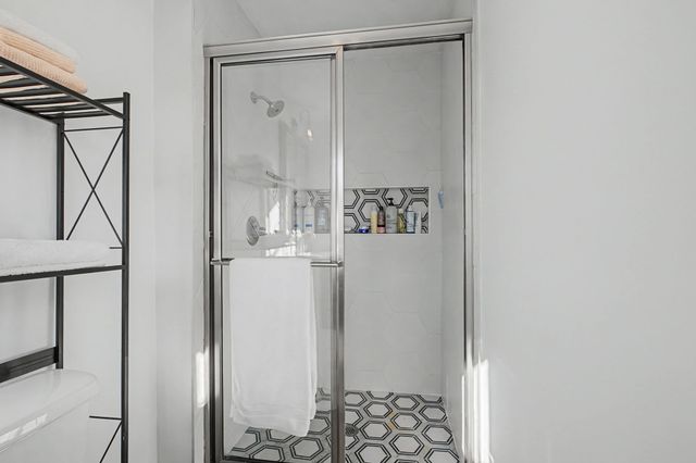 100 Dellrose Dr, Nashville, TN 37214