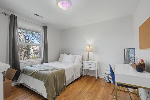 100 Dellrose Dr, Nashville, TN 37214