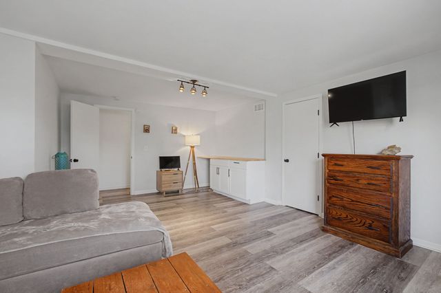 100 Dellrose Dr, Nashville, TN 37214