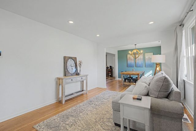 100 Dellrose Dr, Nashville, TN 37214