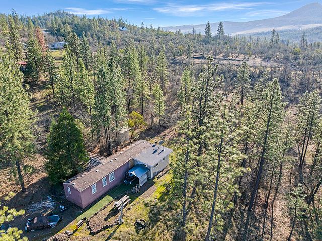 6443 Monta Vista Court, Eagle Point, OR 97524