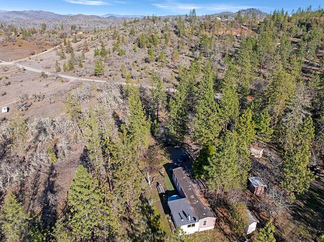 6443 Monta Vista Court, Eagle Point, OR 97524