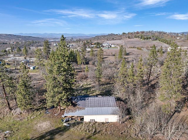 6443 Monta Vista Court, Eagle Point, OR 97524