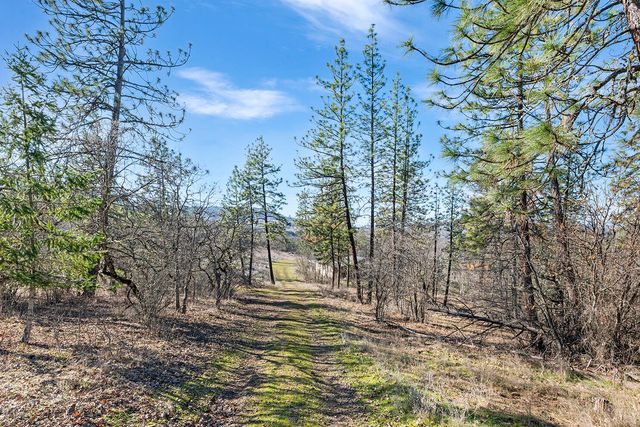 6443 Monta Vista Court, Eagle Point, OR 97524