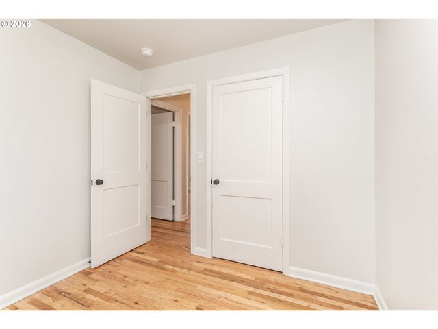 1842 Se 92ND Ave, Portland, OR 97216