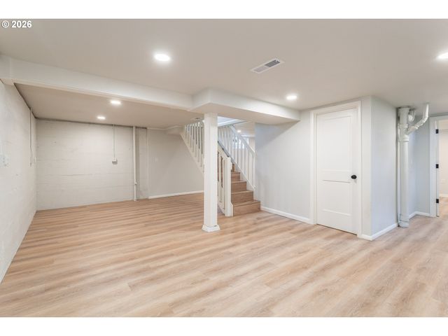 1842 Se 92ND Ave, Portland, OR 97216