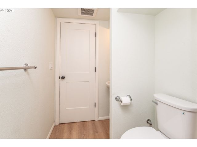 1842 Se 92ND Ave, Portland, OR 97216