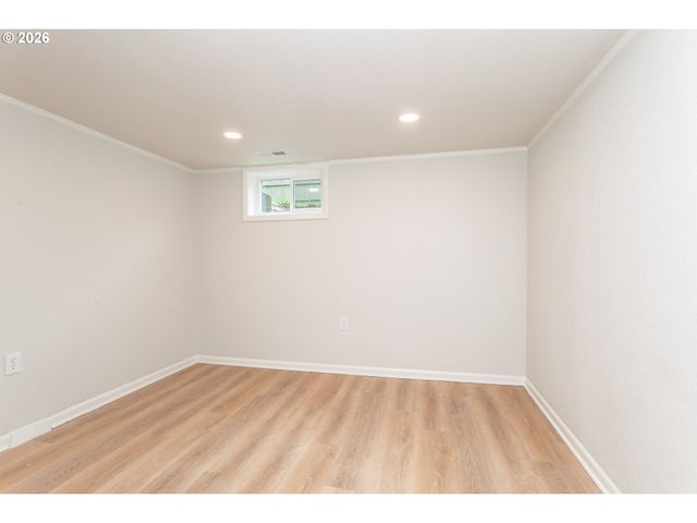 1842 Se 92ND Ave, Portland, OR 97216