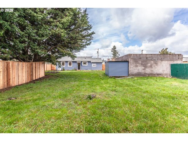 1842 Se 92ND Ave, Portland, OR 97216