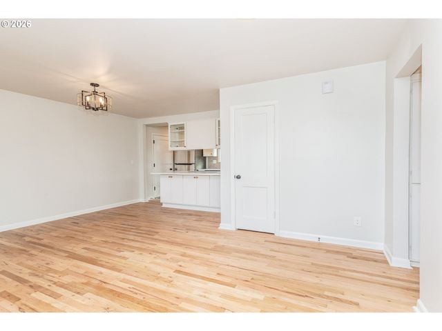 1842 Se 92ND Ave, Portland, OR 97216